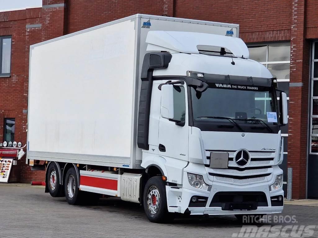 Mercedes-Benz Actros 2551 Streamspace 6x2 - Box with side doors Box body trucks