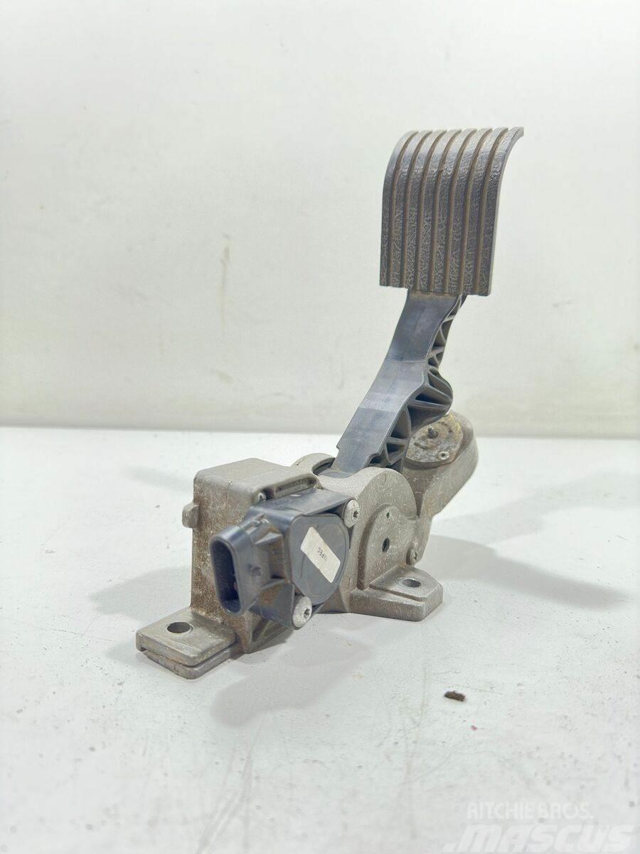 DAF /Tipo: V90 R.3.44-1 / Pedal do Acelerador com Sens Engines