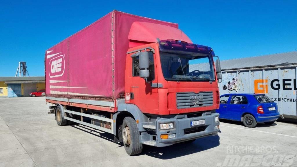 MAN TGM 18.240 Curtainsider trucks