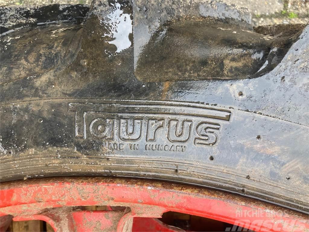  Cultuurwielen 9,5XR44 Taurus Tyres, wheels and rims