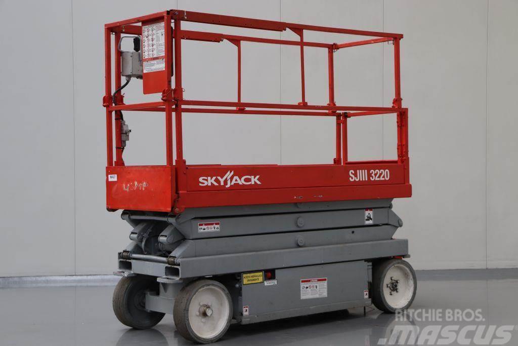 SkyJack SJIII-3220M Scissor lifts