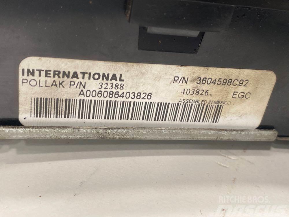 International 4400 Other components