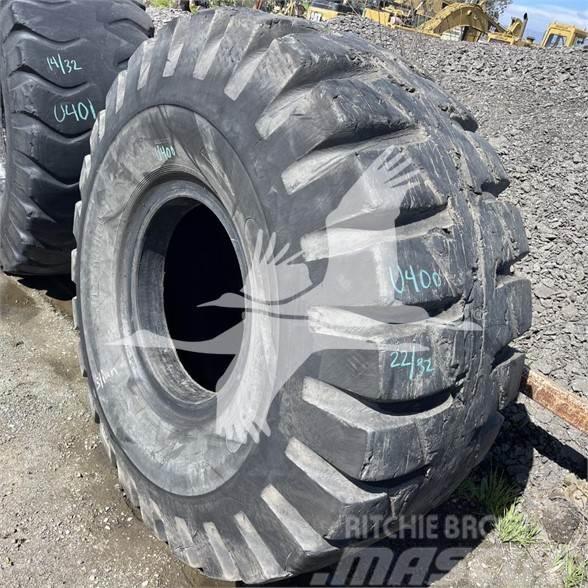 Titan 33.25x29 Tyres, wheels and rims
