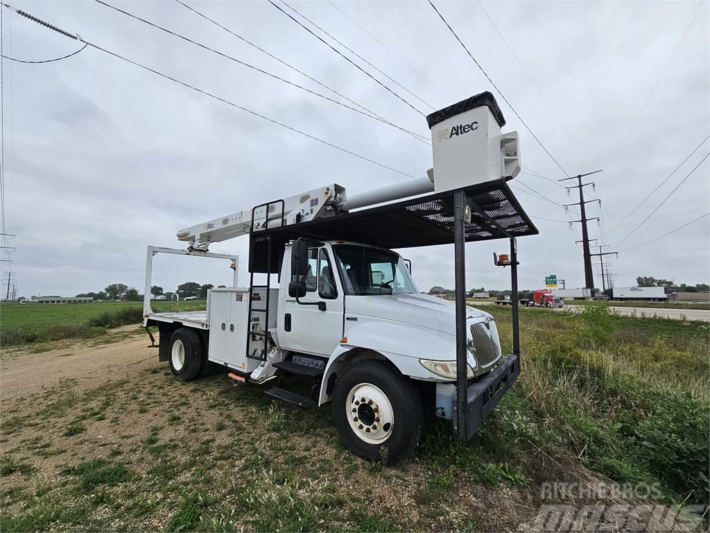 International / Altec 4300/LRV56 Truck & Van mounted aerial platforms