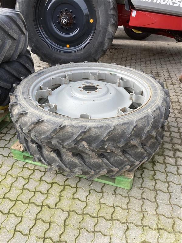 Dunlop 9.5 x 44 Sprøjtehjul Tyres, wheels and rims