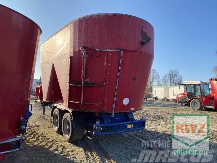 Mayer Siloking Trailed Line Duo 3022 Mixer feeders