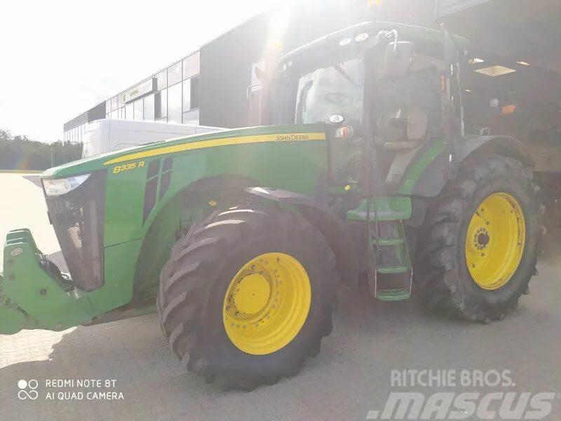 John Deere 8335 R Tractors