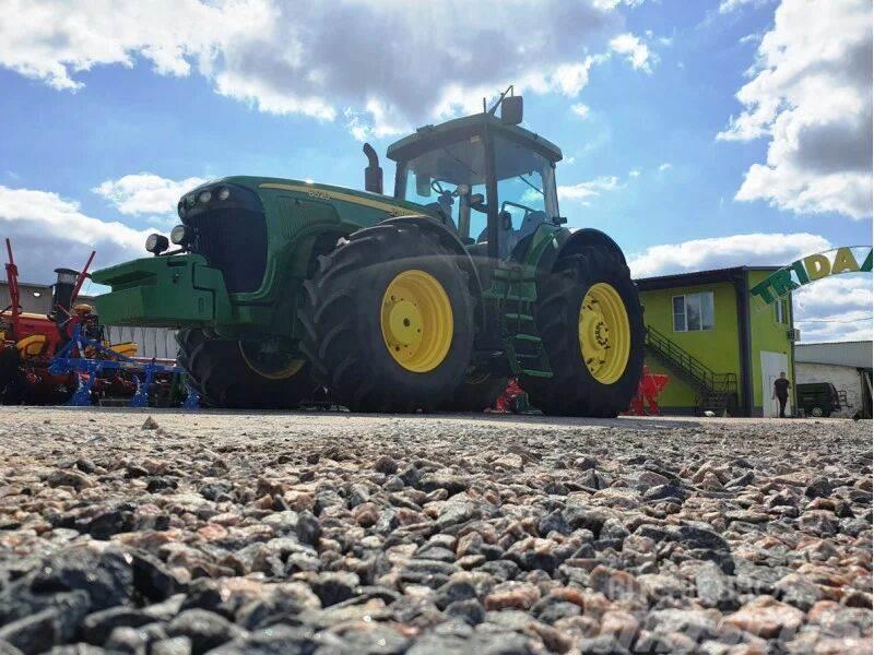 John Deere 8520 Tractors