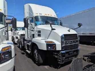 Mack AN64T