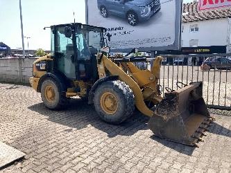CAT 906 M