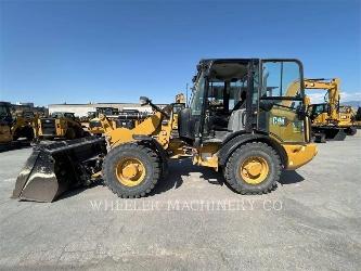 CAT 906M