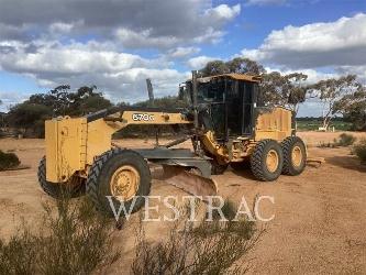 John Deere 670G