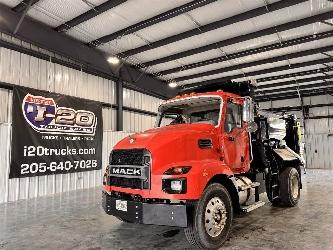 Mack MD6