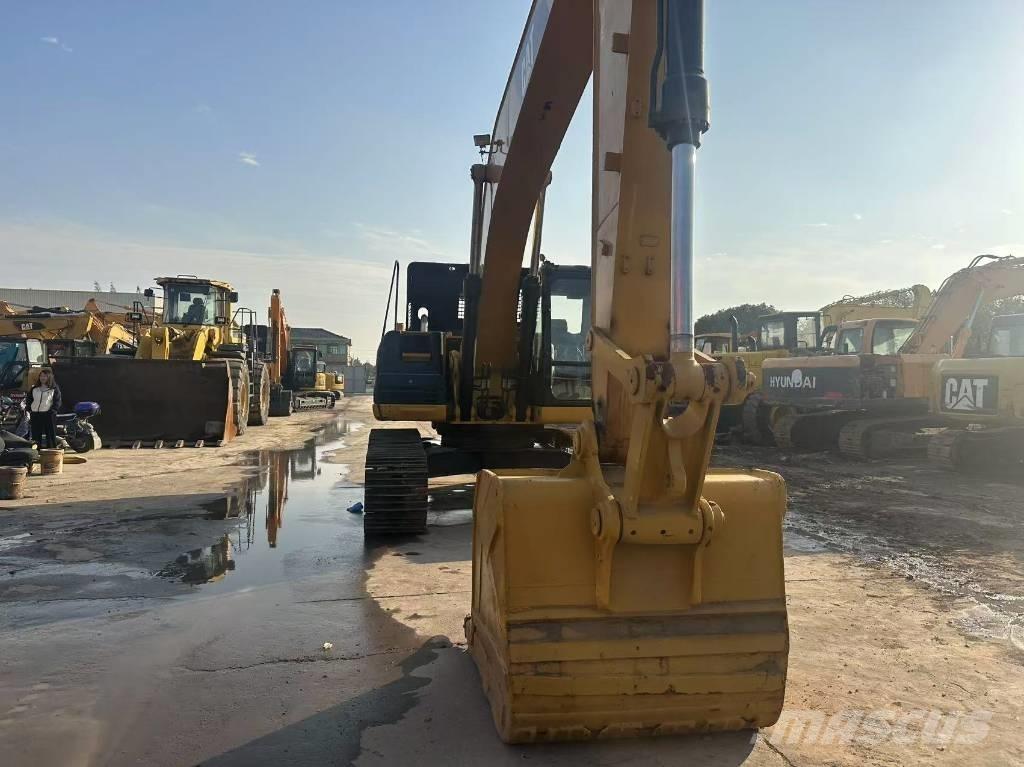 CAT 325 D Roomikekskavaatorid