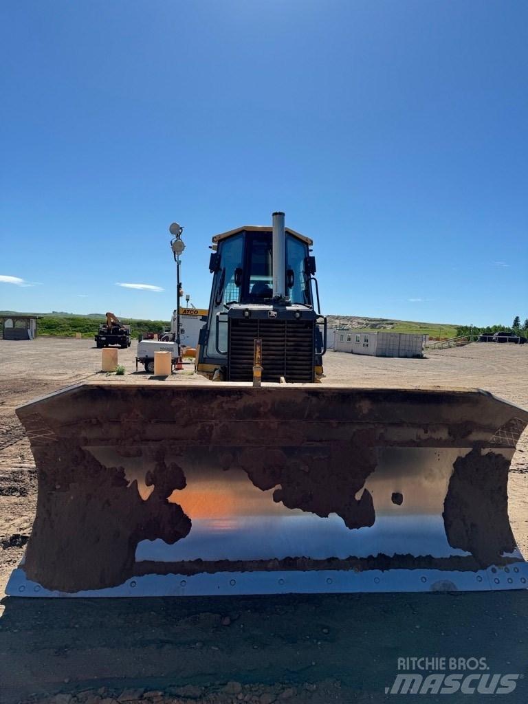 DEERE 700J Buldooserid