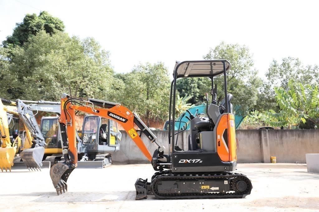 Doosan DX 17 Roomikekskavaatorid