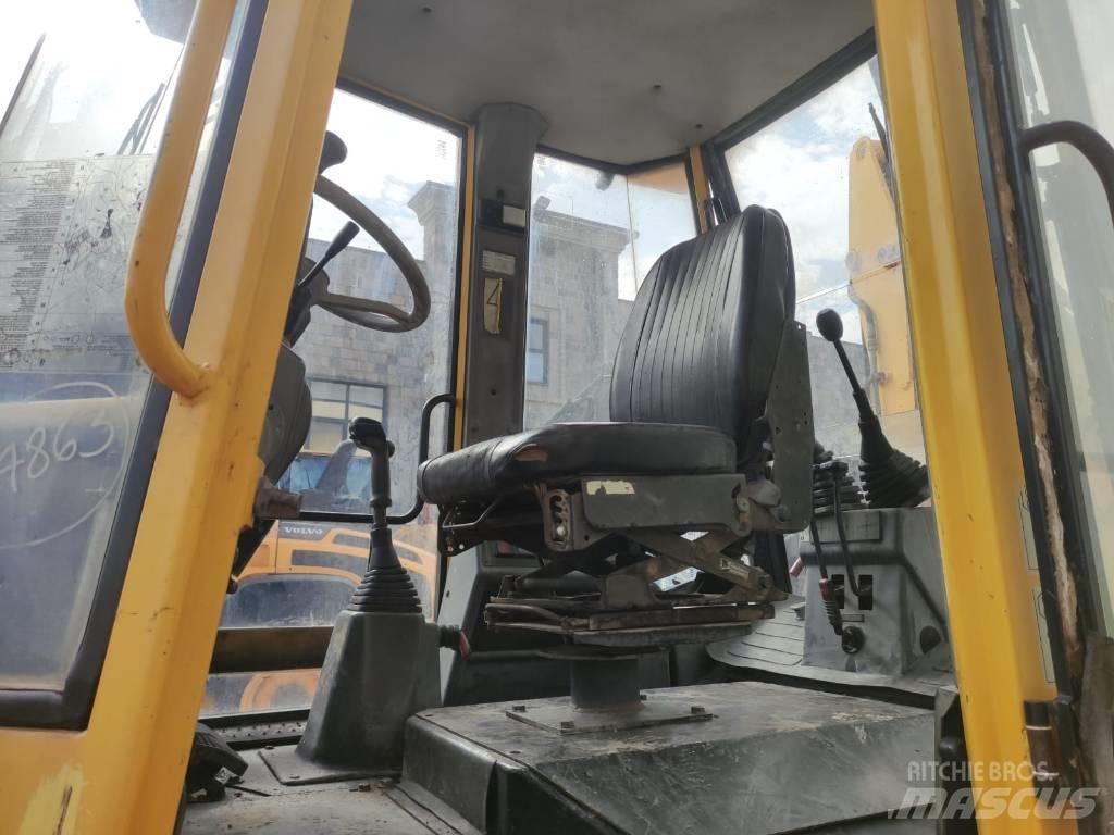 Komatsu WB 92 A Ekskavaatorlaadurid