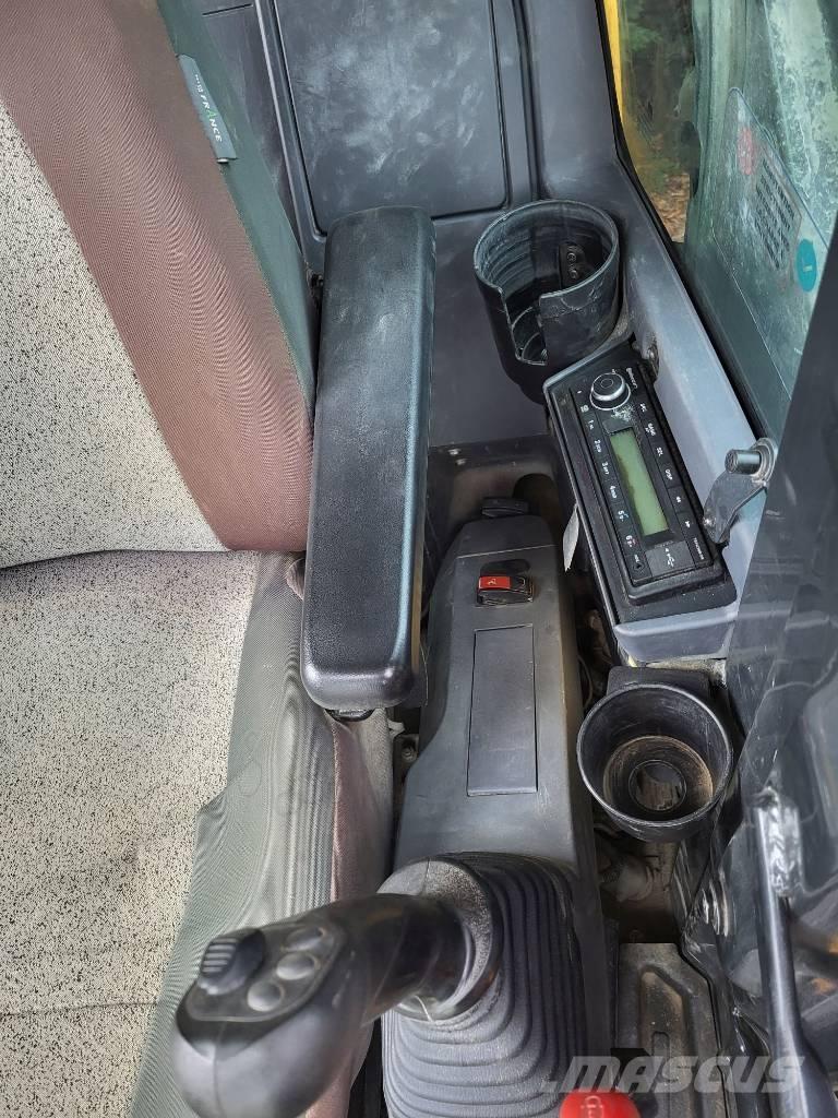 Komatsu PC88MR-11 Väikeekskavaatorid 7t-12t