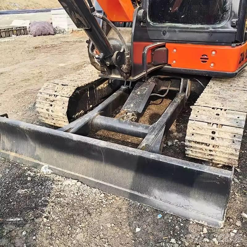 Hitachi ZX 55 Miniekskavaatorid < 7 t