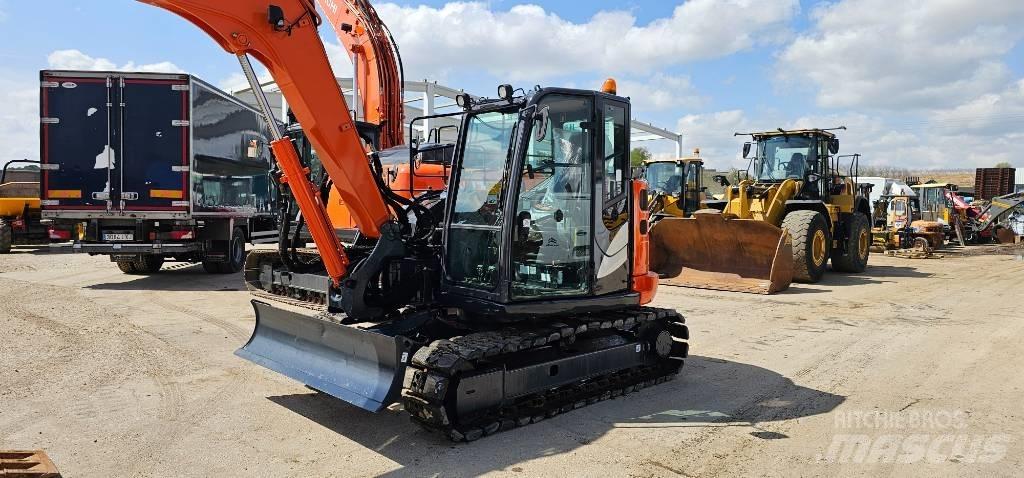 Hitachi ZX 85 Väikeekskavaatorid 7t-12t