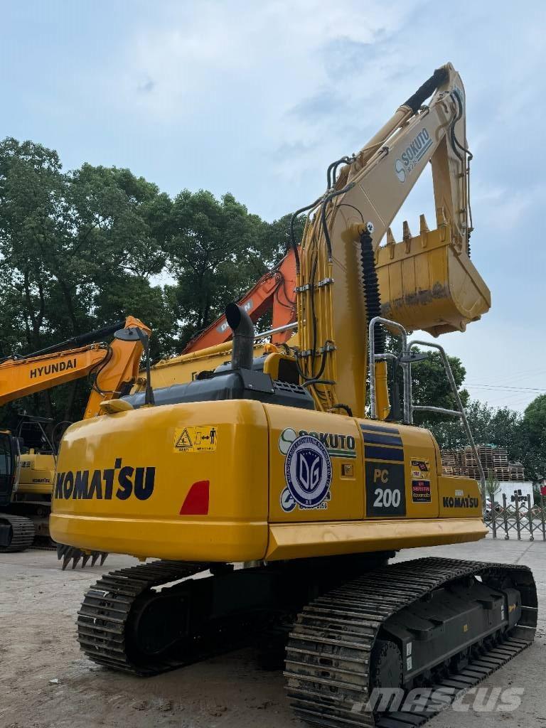 Komatsu PC 200-8 Väikeekskavaatorid 7t-12t