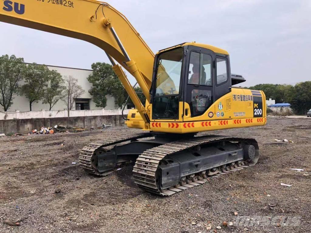 Komatsu PC 200-7 Roomikekskavaatorid