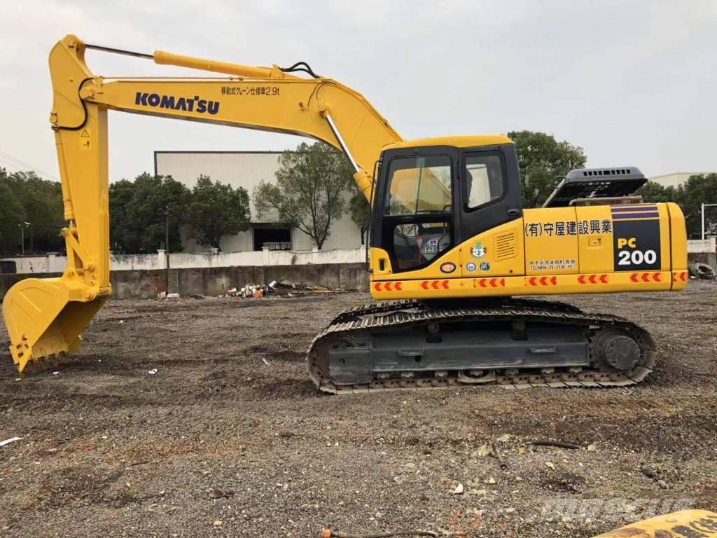 Komatsu PC 200-7 Roomikekskavaatorid