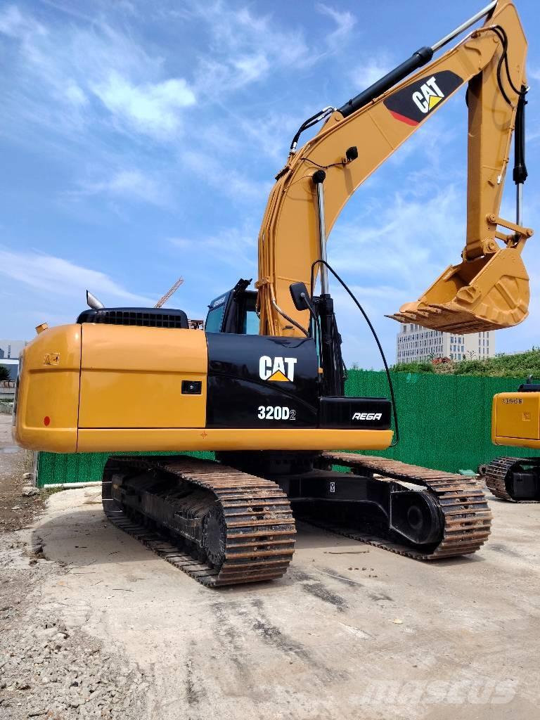 CAT 320D2 Roomikekskavaatorid