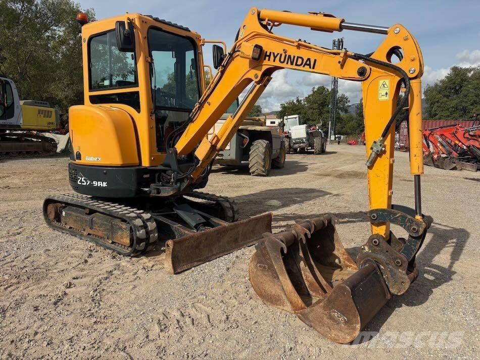 Hyundai R25Z-9 AK Miniekskavaatorid < 7 t
