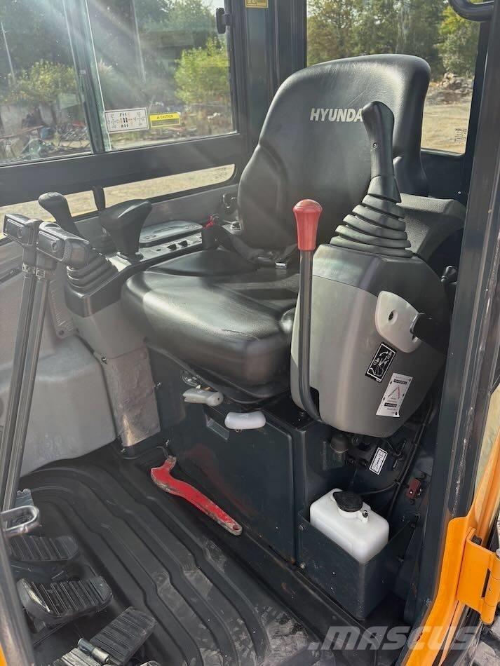 Hyundai R25Z-9 AK Miniekskavaatorid < 7 t