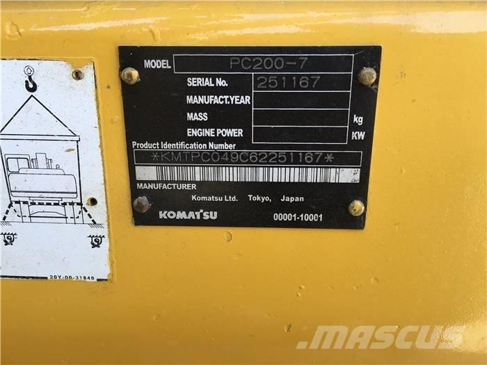 Komatsu PC 200-7 Roomikekskavaatorid