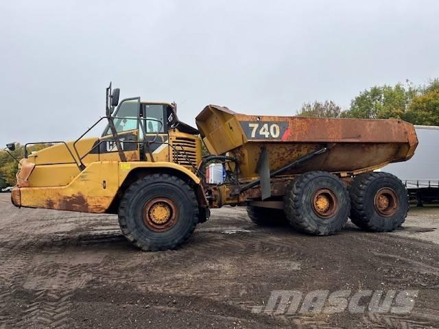 CAT 740 Liigendraamiga pinnaseveokid