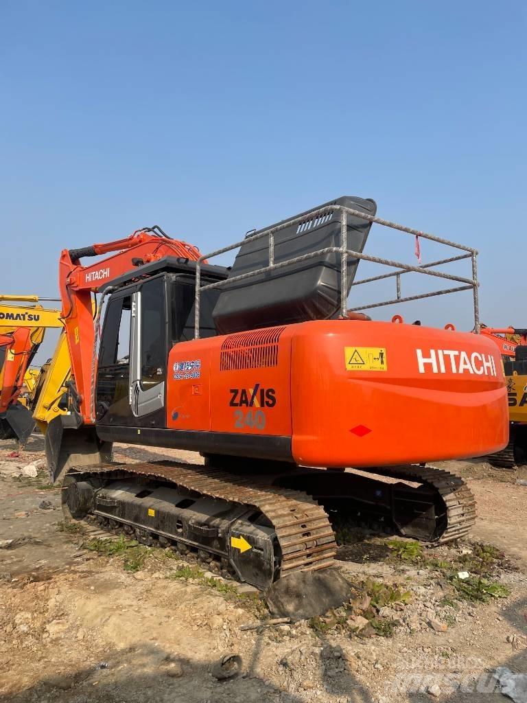 Hitachi ZX 240 Roomikekskavaatorid