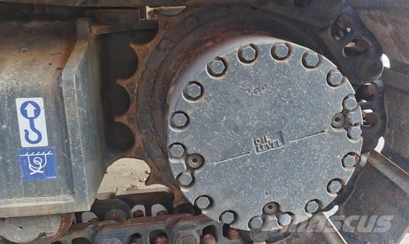 Komatsu PC 220-7 Roomikekskavaatorid