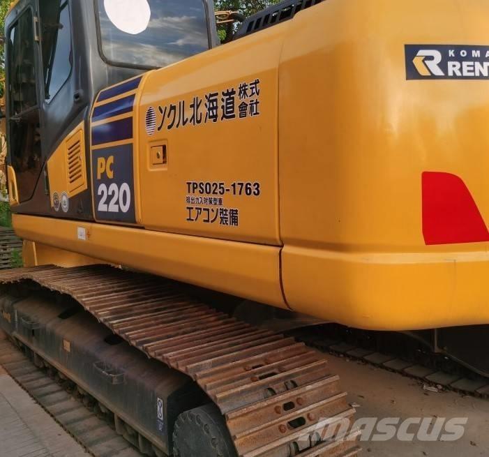Komatsu PC 220-7 Roomikekskavaatorid