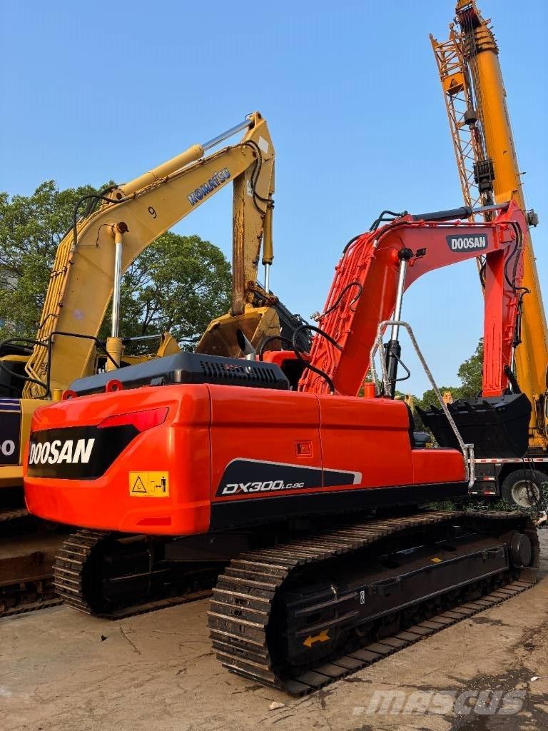 Doosan DX300LC-9C Roomikekskavaatorid