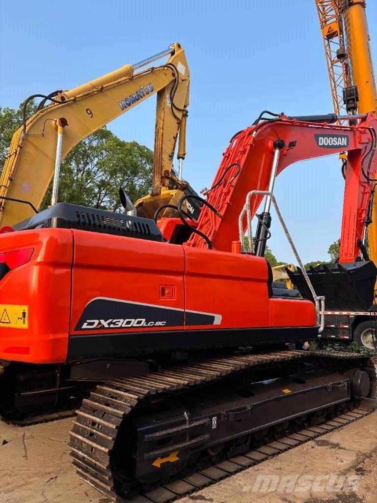 Doosan DX300LC-9C Roomikekskavaatorid