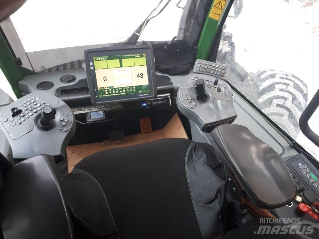 John Deere 1270 E Harvesterid