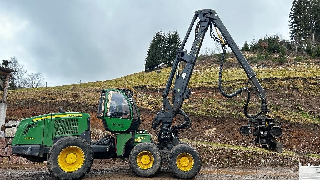 John Deere 1270 E Harvesterid