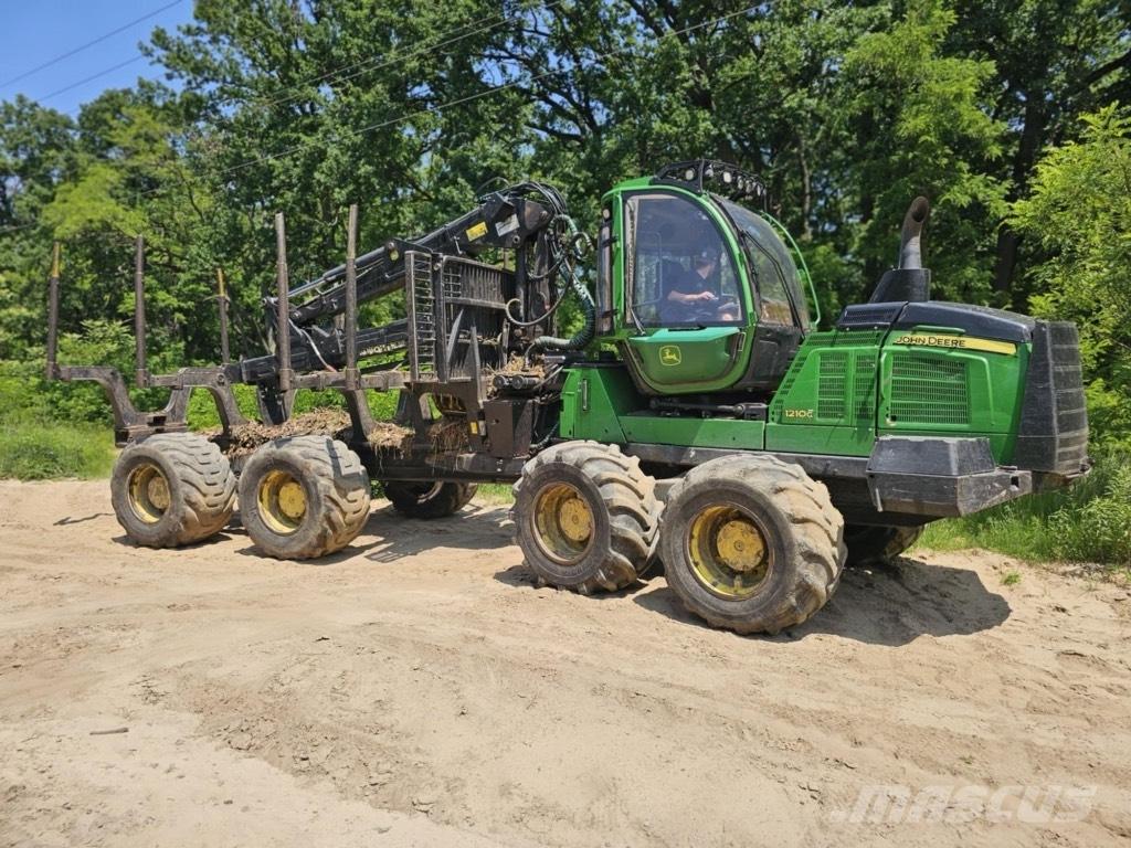 John Deere 1210 G Harvesterid