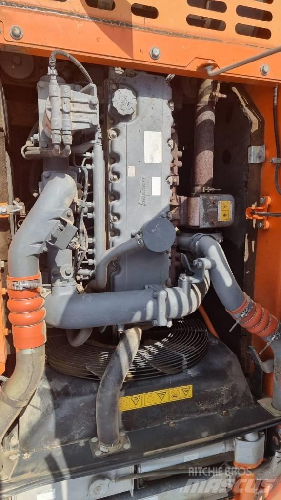 Doosan DX 225 LC Roomikekskavaatorid