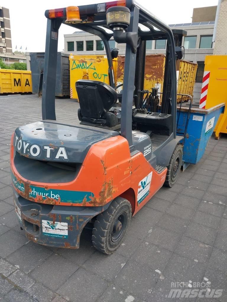 Toyota 8 FDF 25 Diiseltõstukid