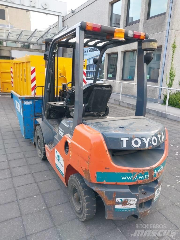 Toyota 8 FDF 25 Diiseltõstukid