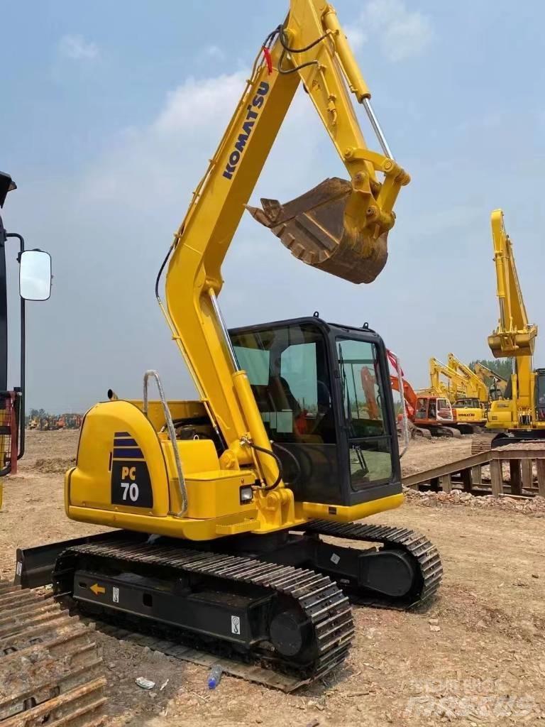 Komatsu PC 70 Roomikekskavaatorid