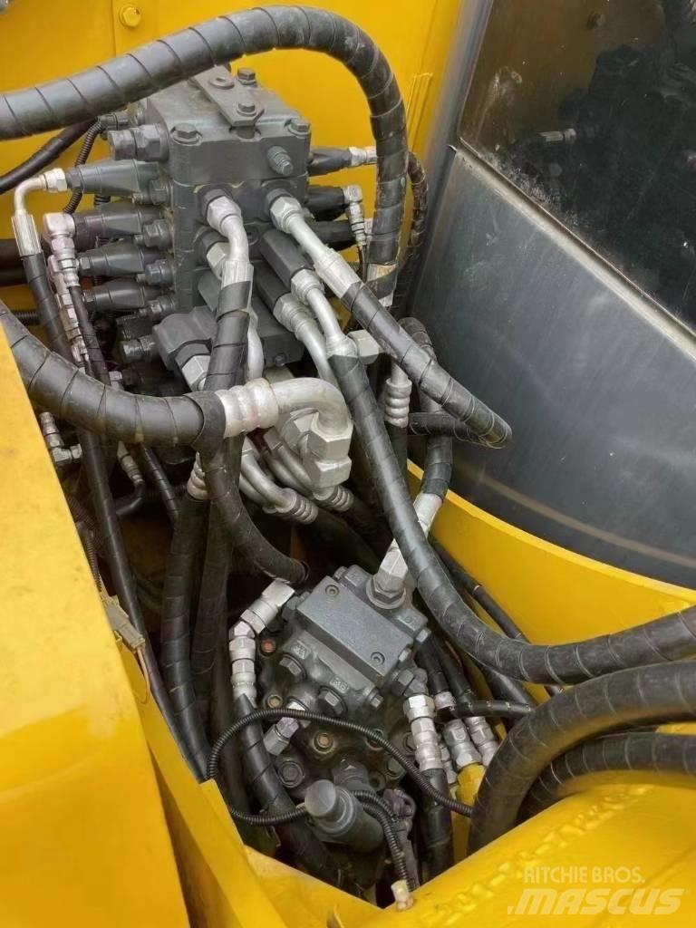 Komatsu PC 70 Roomikekskavaatorid