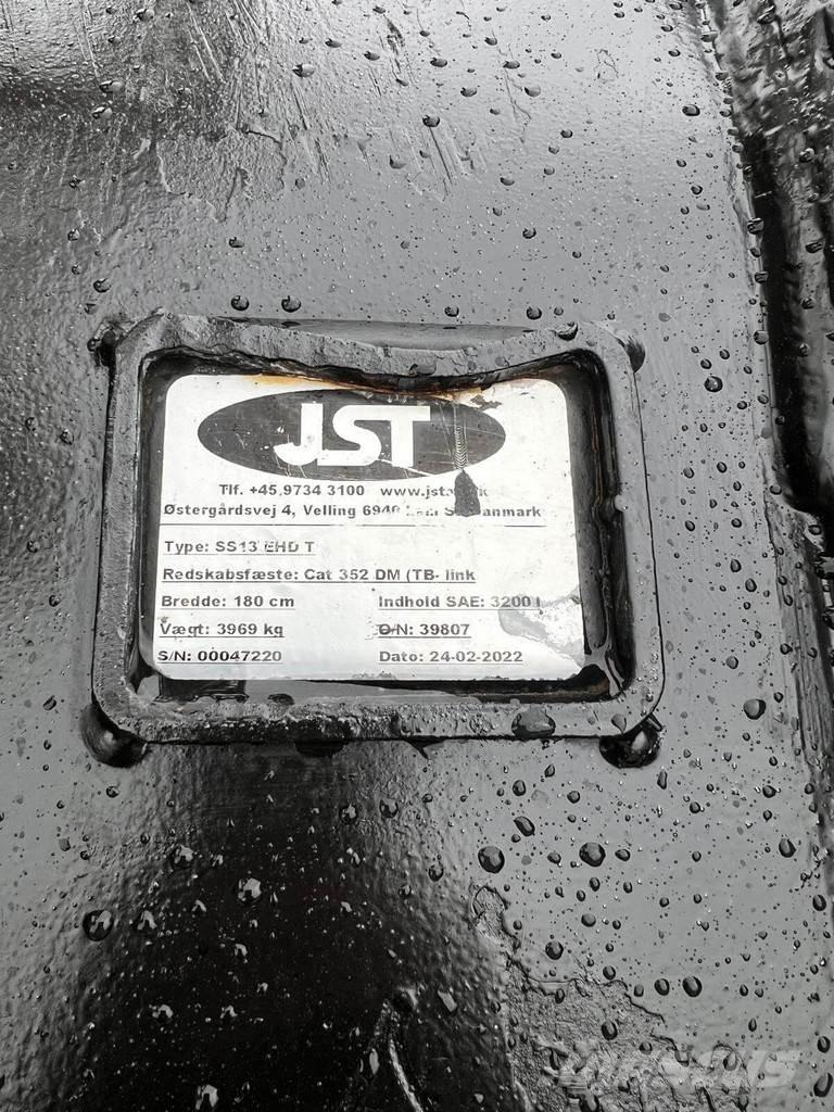 CAT 352-07 Roomikekskavaatorid