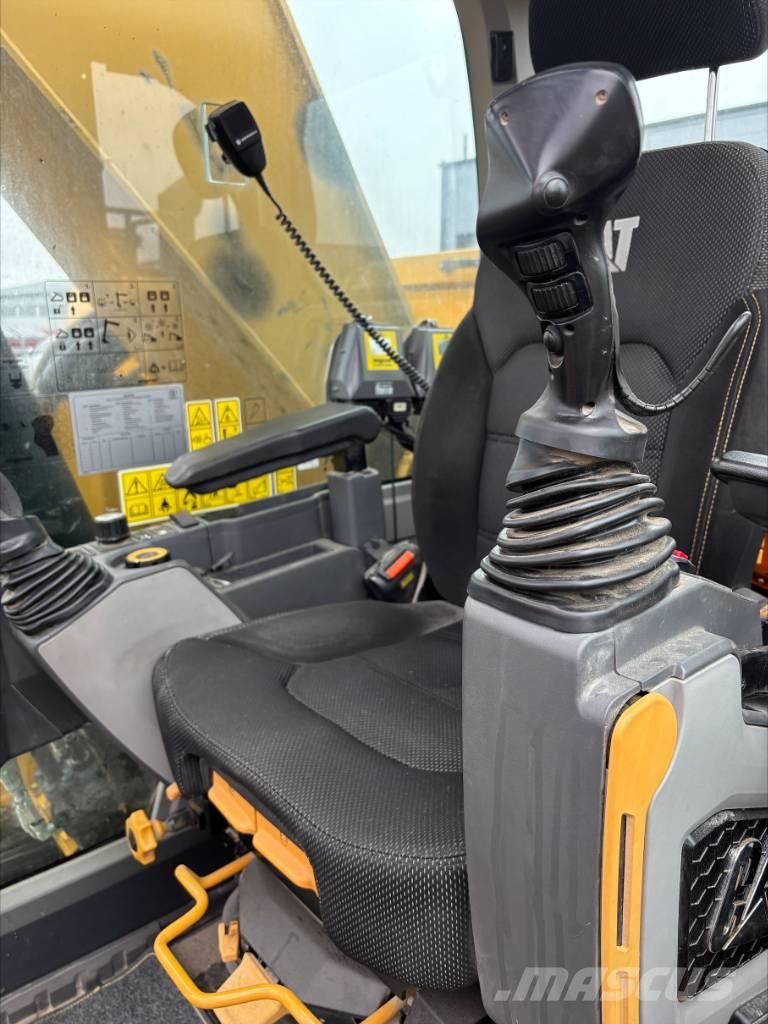 CAT 335 Roomikekskavaatorid