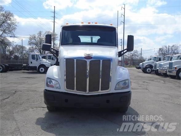 Peterbilt 579 Sadulveokid