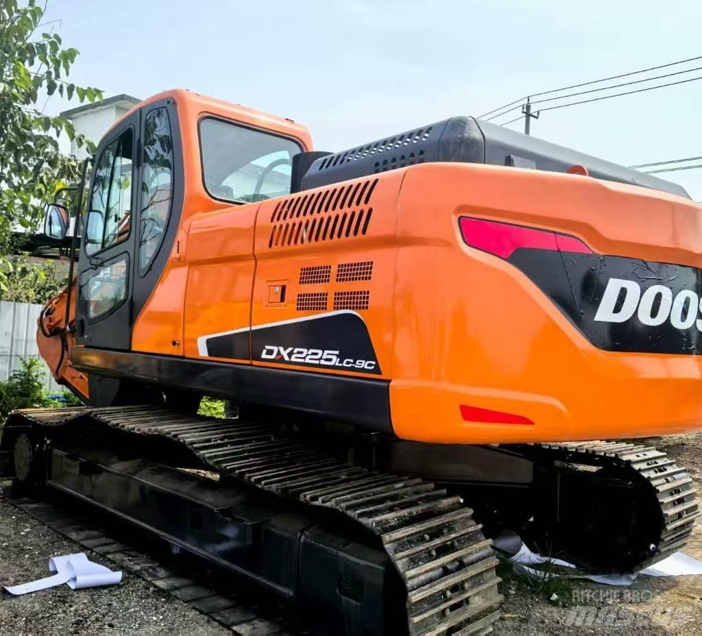 Doosan DX 225 LC Roomikekskavaatorid