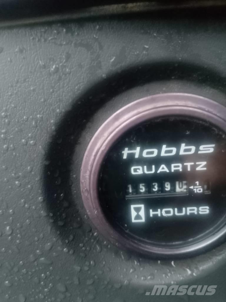 Hyundai 140W-7A Ratasekskavaatorid